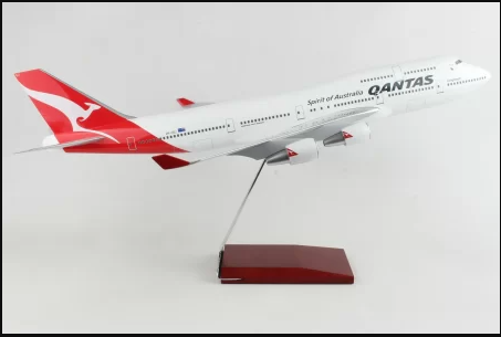 Qatas Boing 747 Scale 1:150 47cm with Light and  landing ger Aircraft Model