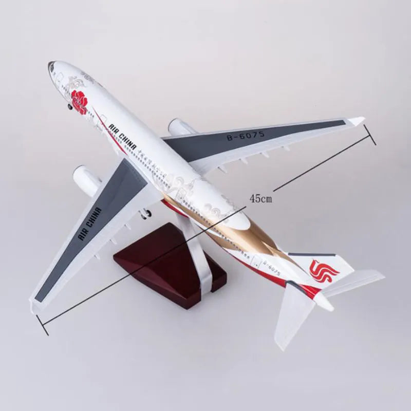 Air China A330 Airplane mode 47cm Plastic Resin airplane Collection model With light and Langing gear