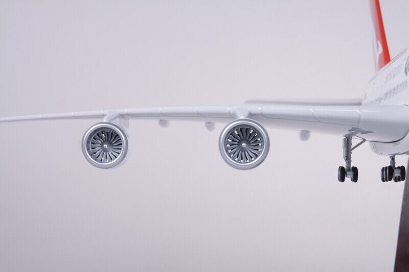 Qantas A380 Scale 1:200 37 cm Airplane Model With light and landing Gear