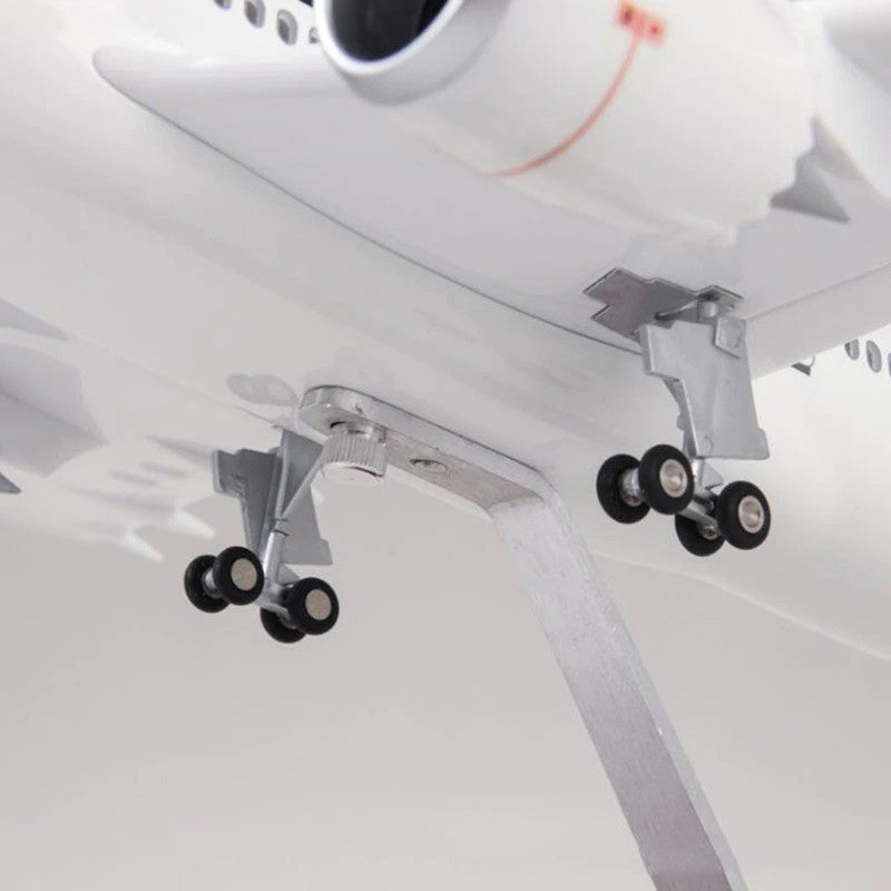 Japan Airlines Boeing 787 Scale 1:130 Airplanes models with light And landing Gear Collection Model