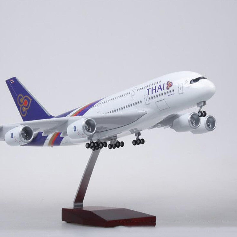 NEW - Airbus A380 THAI AIRWAYS 1/150 LARGE 45CM With Light and Landin gear