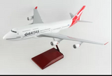 Qatas Boing 747 Scale 1:150 47cm with Light and  landing ger Aircraft Model